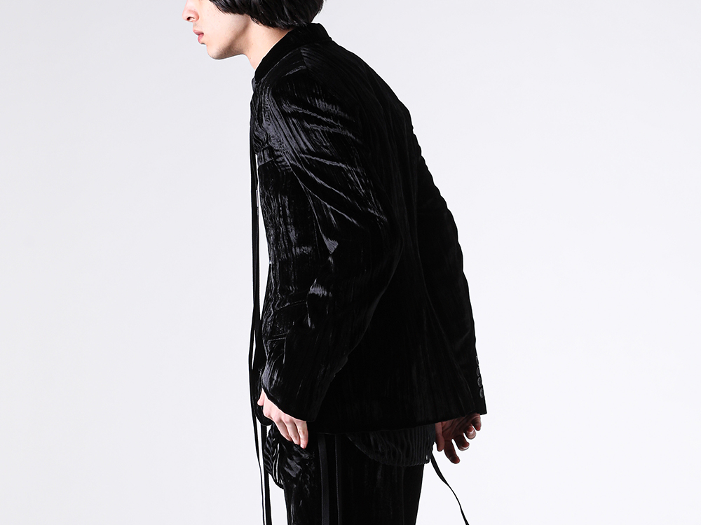 The beautiful sway of the fabric while walking