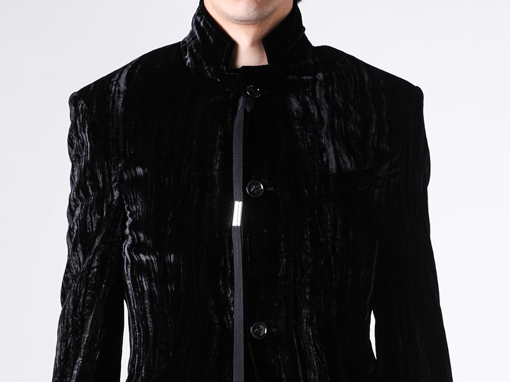 Jacket transformed into a stand-collar style