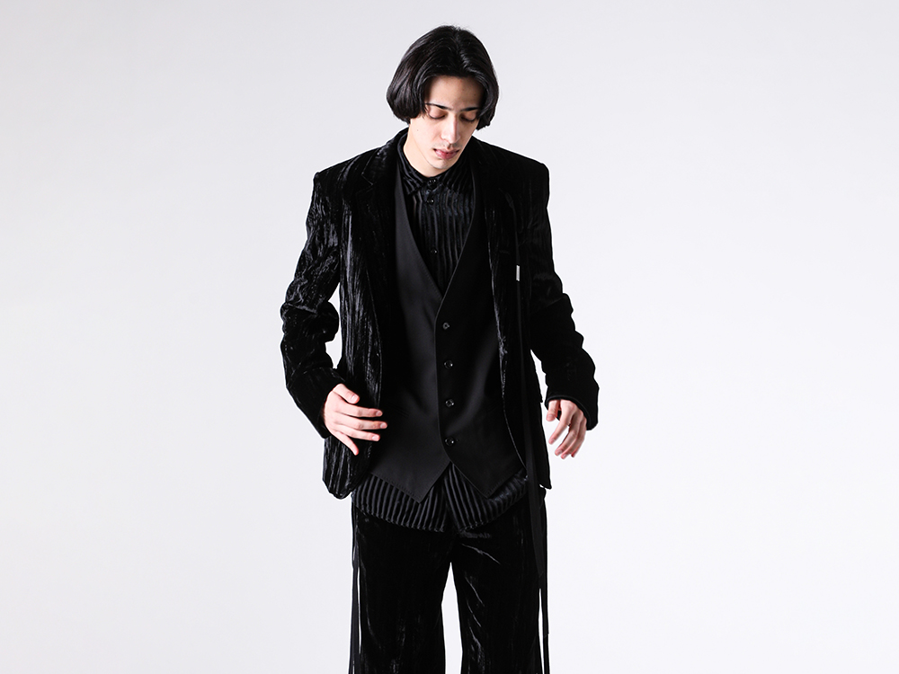 Ann Demeulemeester を象徴するアイテム JUIKKO CLASSIC WAISTCOAT の