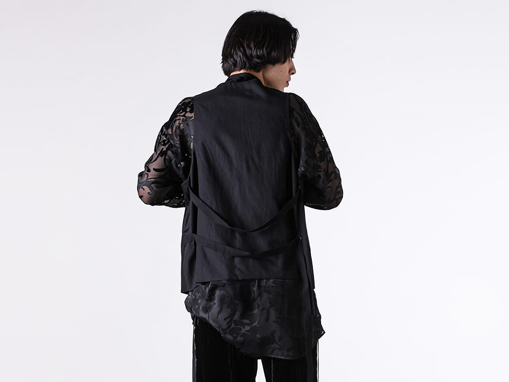 Ann Demeulemeester を象徴するアイテム JUIKKO CLASSIC WAISTCOAT の