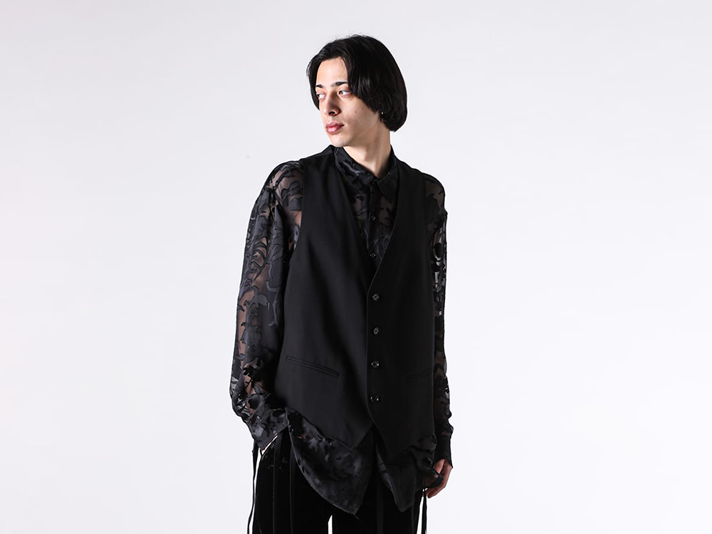 Ann Demeulemeester を象徴するアイテム JUIKKO CLASSIC WAISTCOAT の