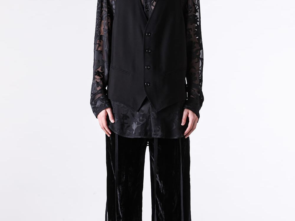 Ann Demeulemeester を象徴するアイテム JUIKKO CLASSIC WAISTCOAT の