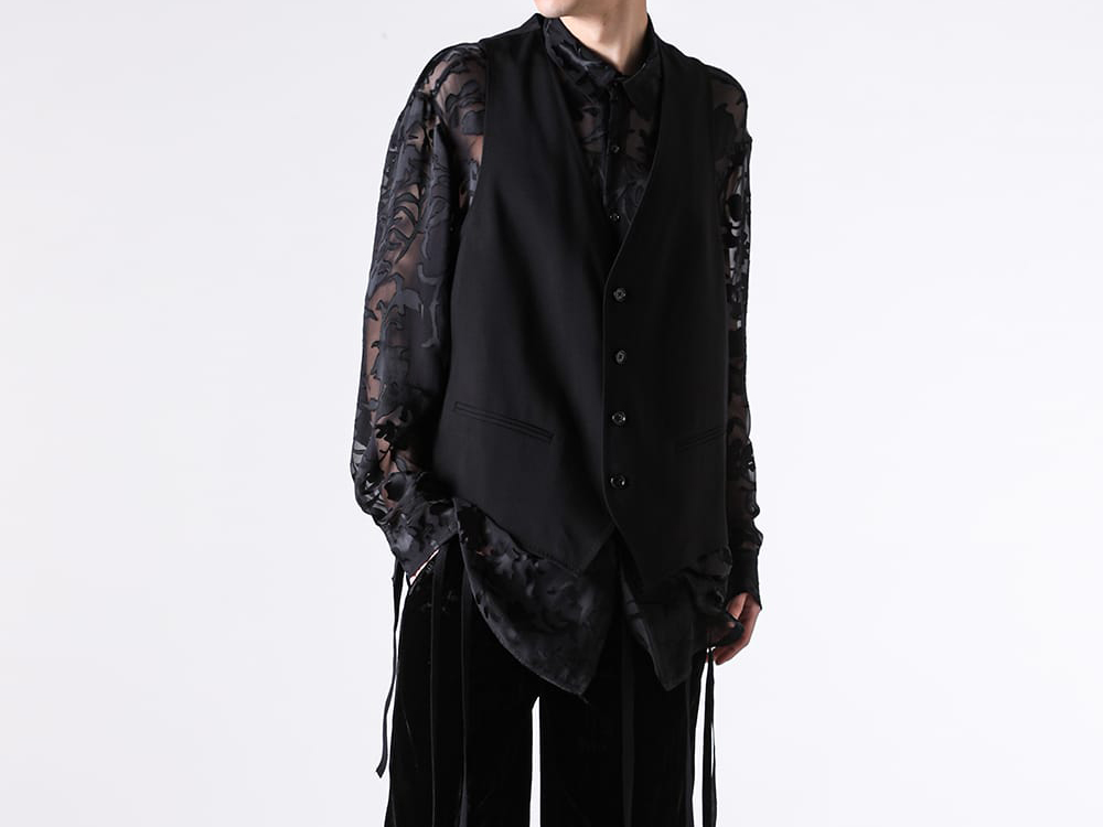 Ann Demeulemeester を象徴するアイテム JUIKKO CLASSIC WAISTCOAT の