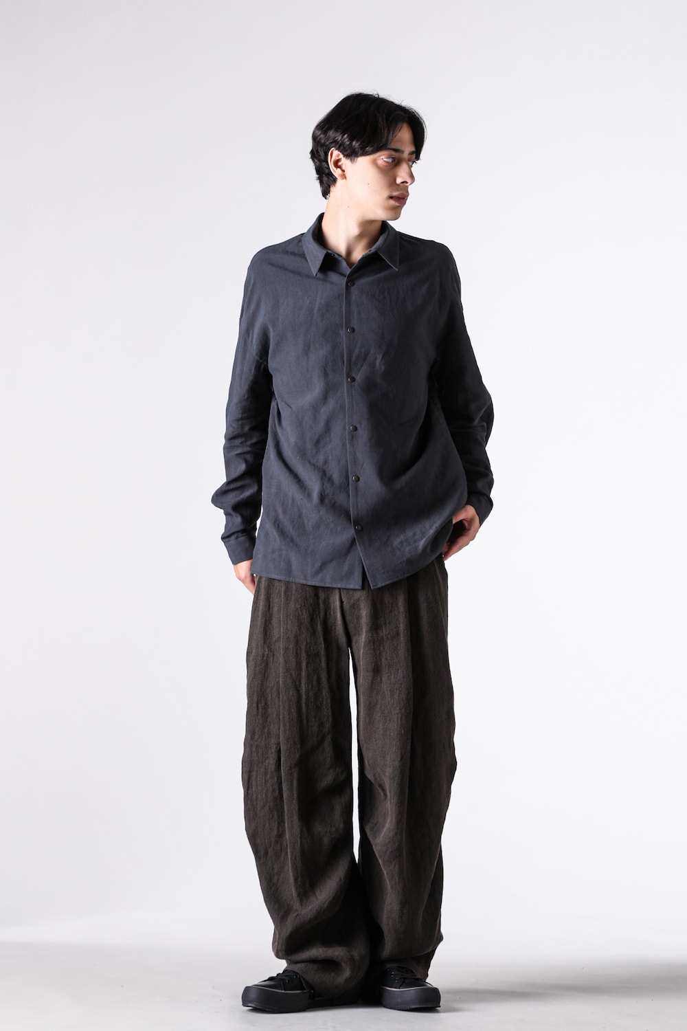 Styling image 1 of Linen/Silk BLACK with matching pants