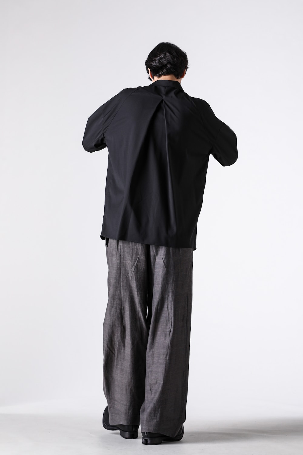Image of the clean underarm cut viewed from the back