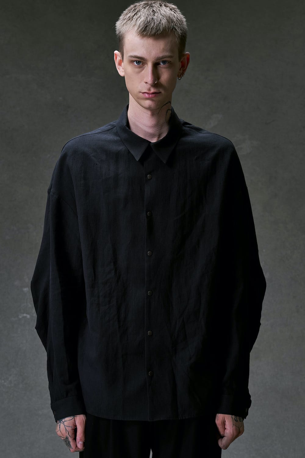 Image showing the neppy texture and rich wrinkles of the Linen/Silk fabric