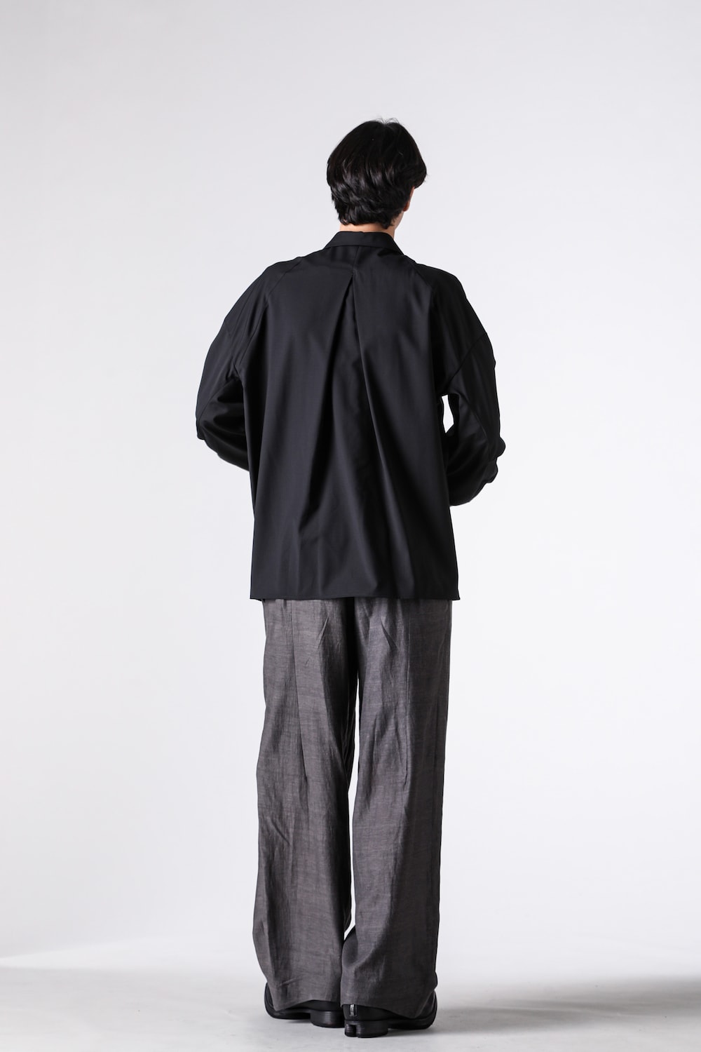 Styling image 2 of Hybrid Wool BLACK with wide pants