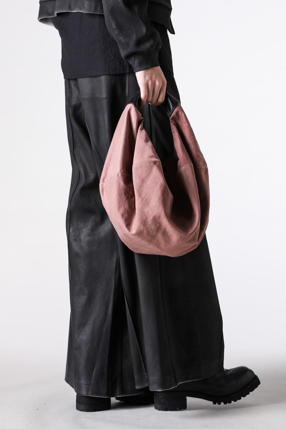 【新品未使用】taakk 25aw Circle Bag TAAKK サークルバッグ 風呂敷から生まれた平面と立体のフォルム -FASCINATE