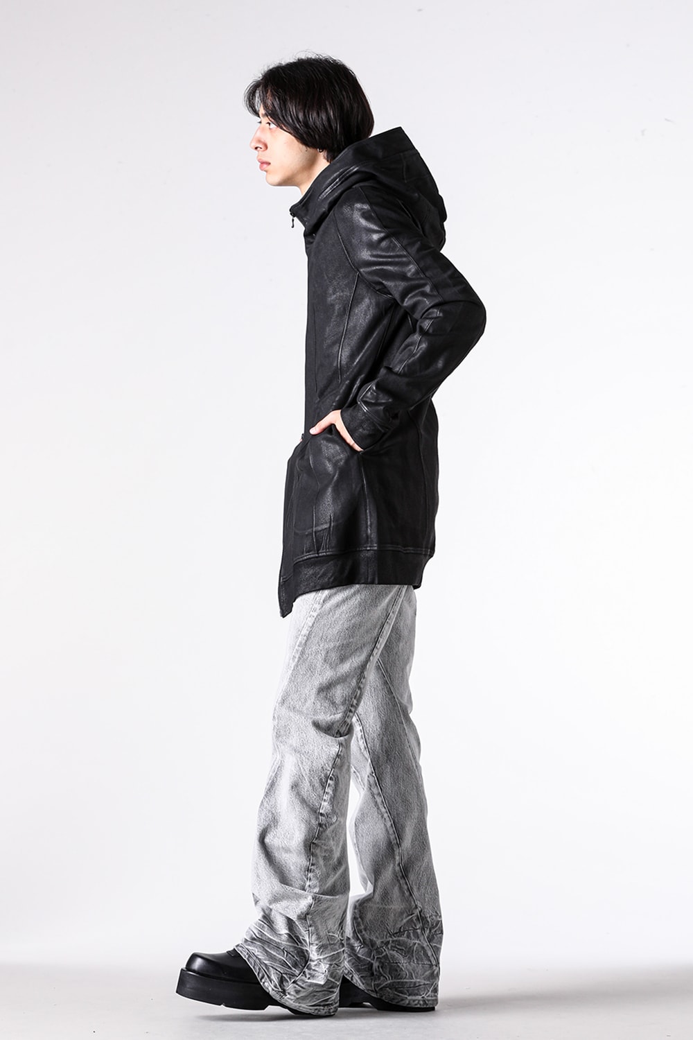 Full body styling image 1 using the ZIP UP COATING COTTON SWEAT