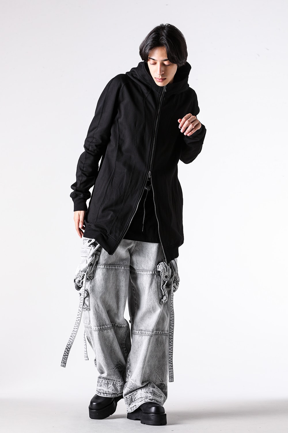 Full body styling image 1 using the plain ZIP UP COTTON SWEAT