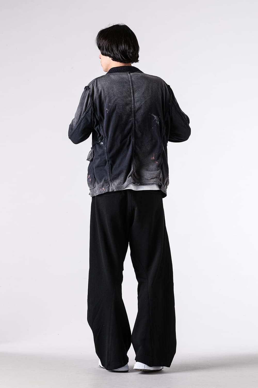 パンツ KHOKI 24SS 3D CUT PANTS KHOKI 26SS 3D Cut Pants：立体裁断のL字シルエットとアノニマスな