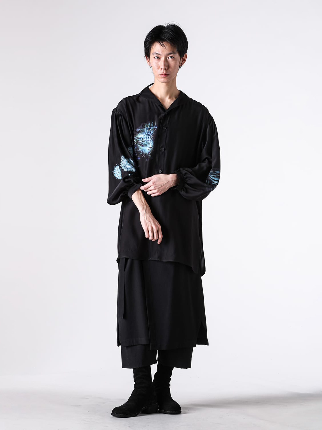 Styling 1 Full-body front view