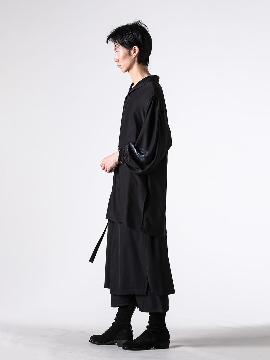 Styling 1 Side-view silhouette image