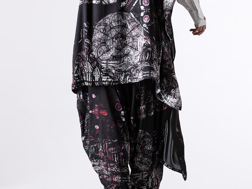 Image showing the asymmetrical silhouette