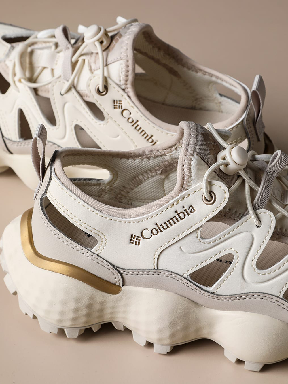 Side image of the Shandal showing the thick sole