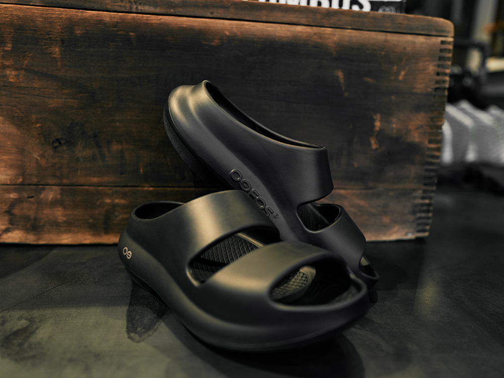 OOFOS OOyea: The Secure Fit of Double Straps and Shock Absorption by OOfoam