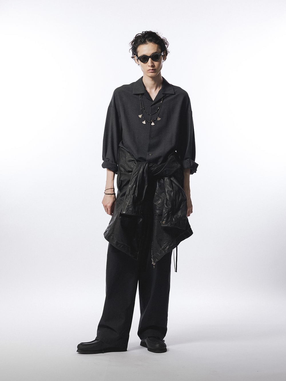 長袖シャツのスタイリング全身画像1