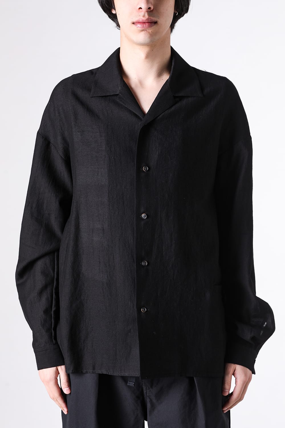 カティアシルクシャツの全体正面画像