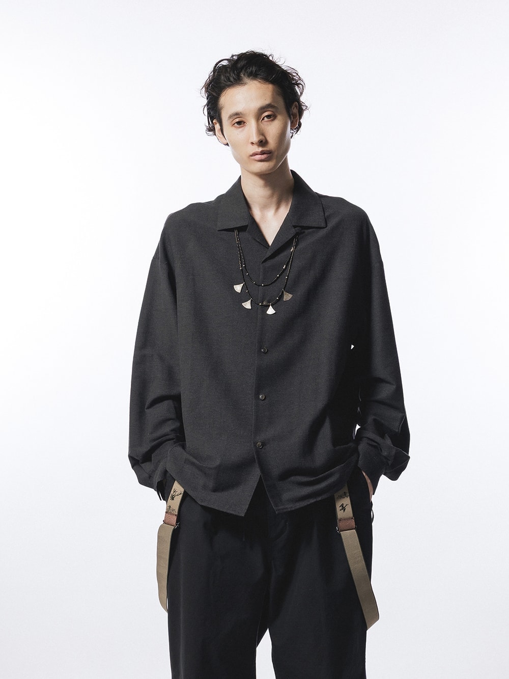 長袖シャツの全体正面画像