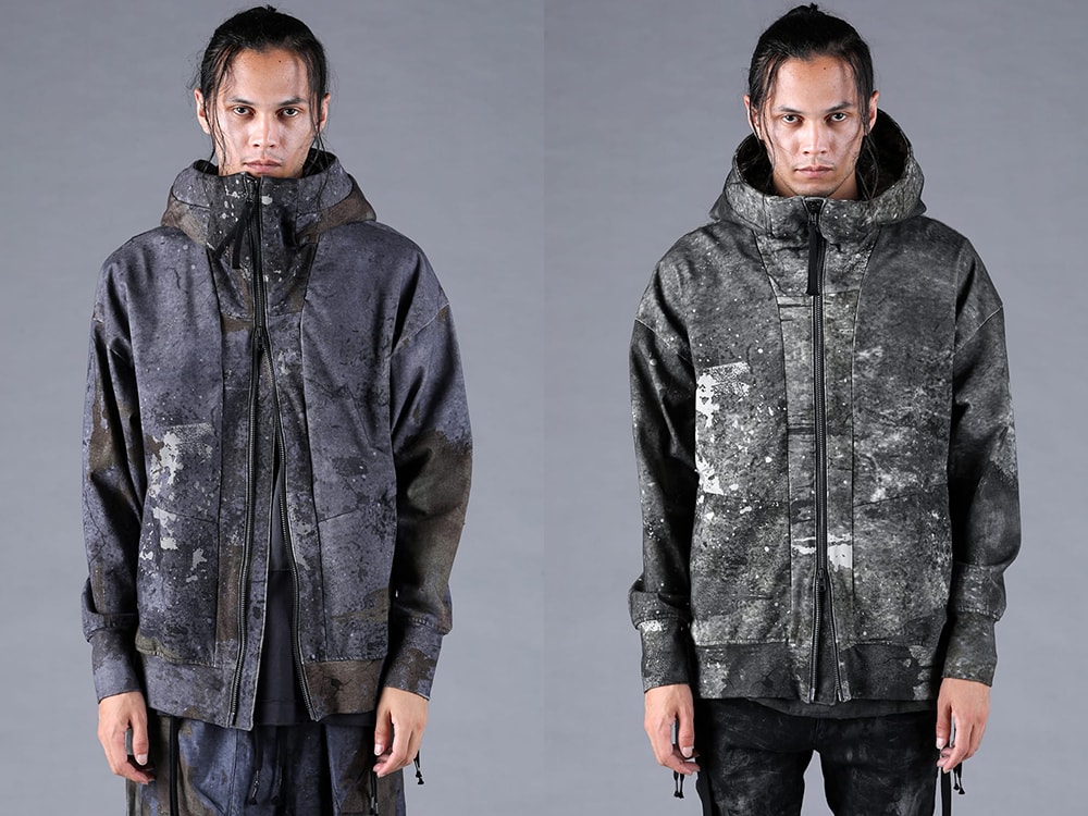 フーディージャケットの全体正面画像（NavyとBlackの並び）