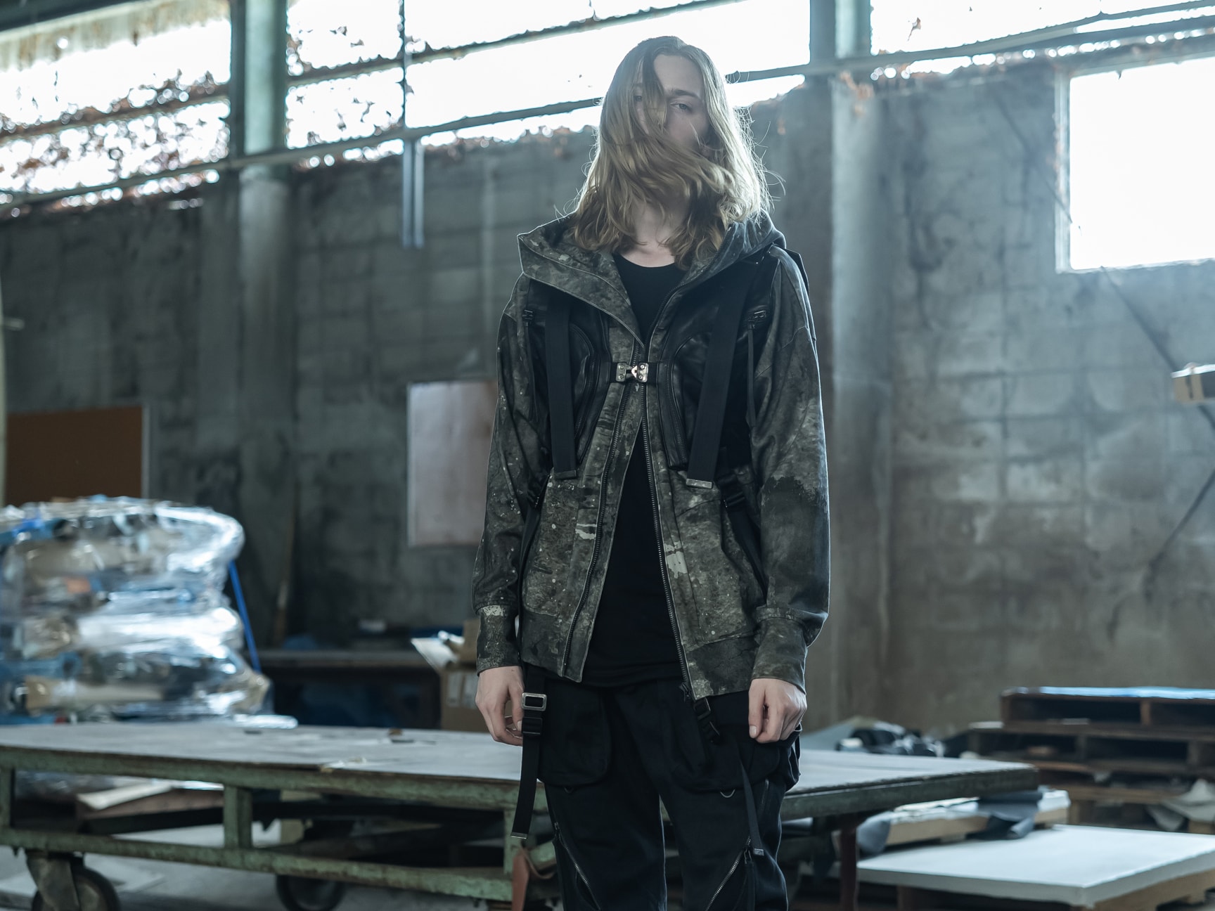 D.HYGEN 26SS Inkjet Print Dry Jersey Oversize Hooded Jacket：錆のインクジェットプリントと彫刻的オーバーサイズシルエット