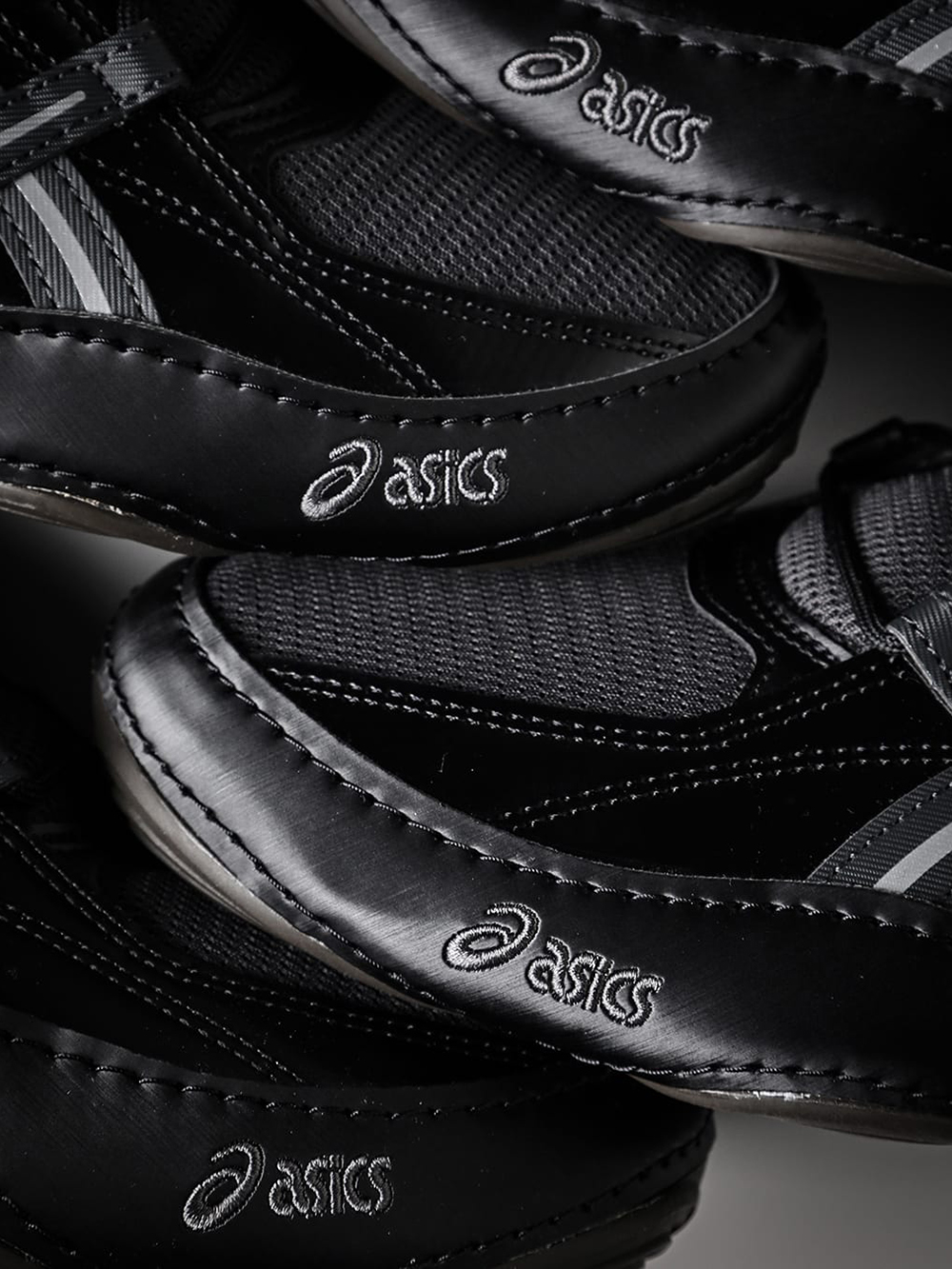 Close-up image of the mesh upper on the ASICS HYPERSYNC