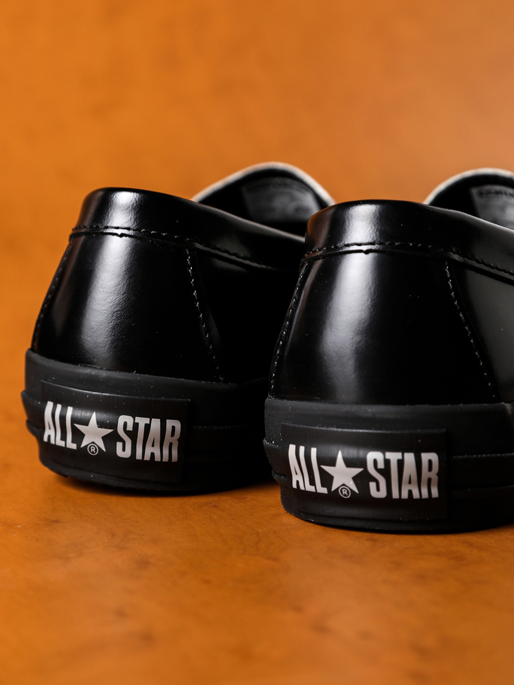 Loafer sneaker heel design