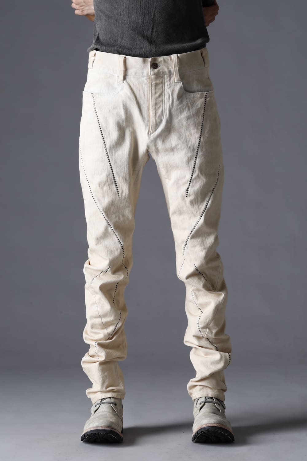 D.HYGEN 23SSのスリムカーブデニムパンツ