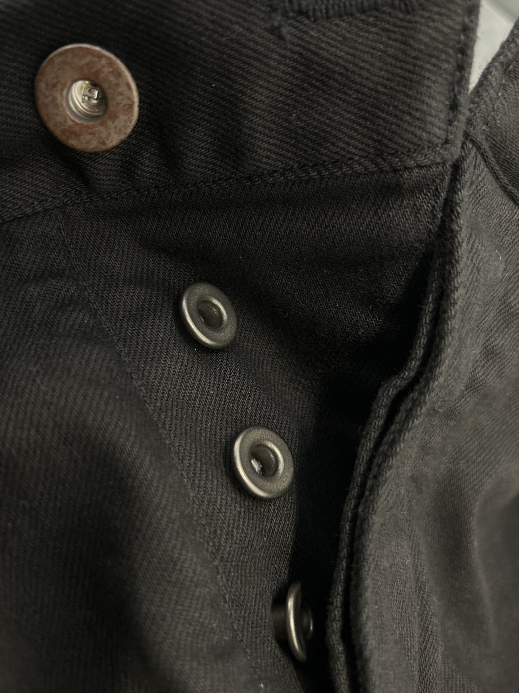 フロントのボタンフライの画像