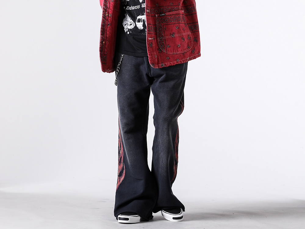 “CRAYON FLAME” Bootcut Sweat Pants (BLACK)