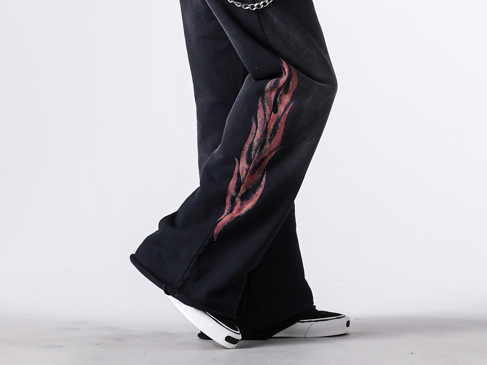 “CRAYON FLAME” Bootcut Sweat Pants (BLACK)