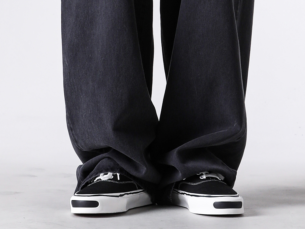Herc Vulcanized Sneaker (BLACK)