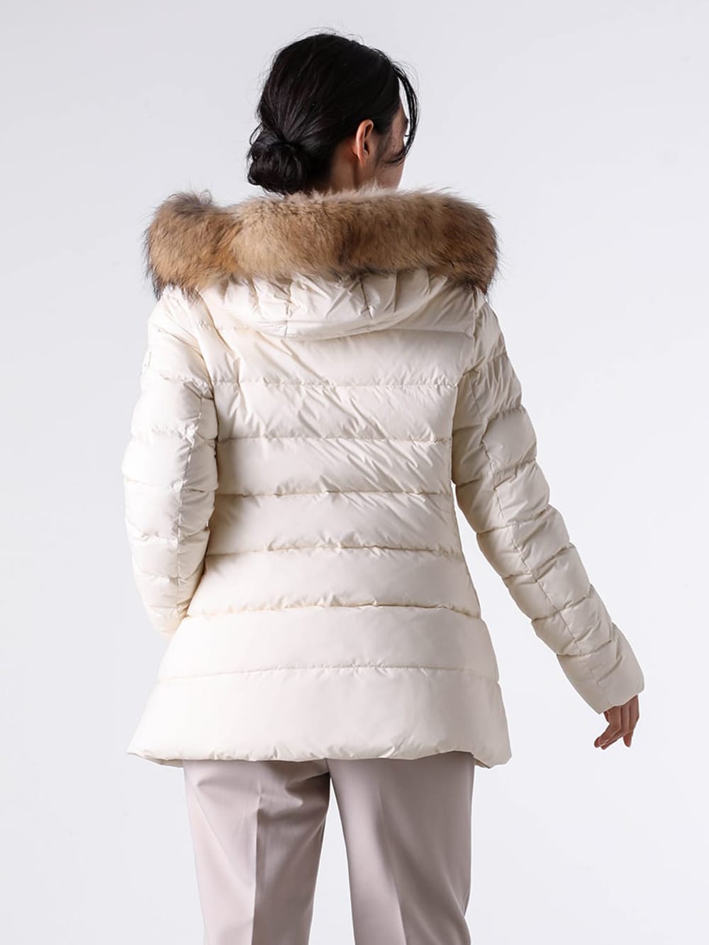 TATRAS ダウン 偽物の見分け方