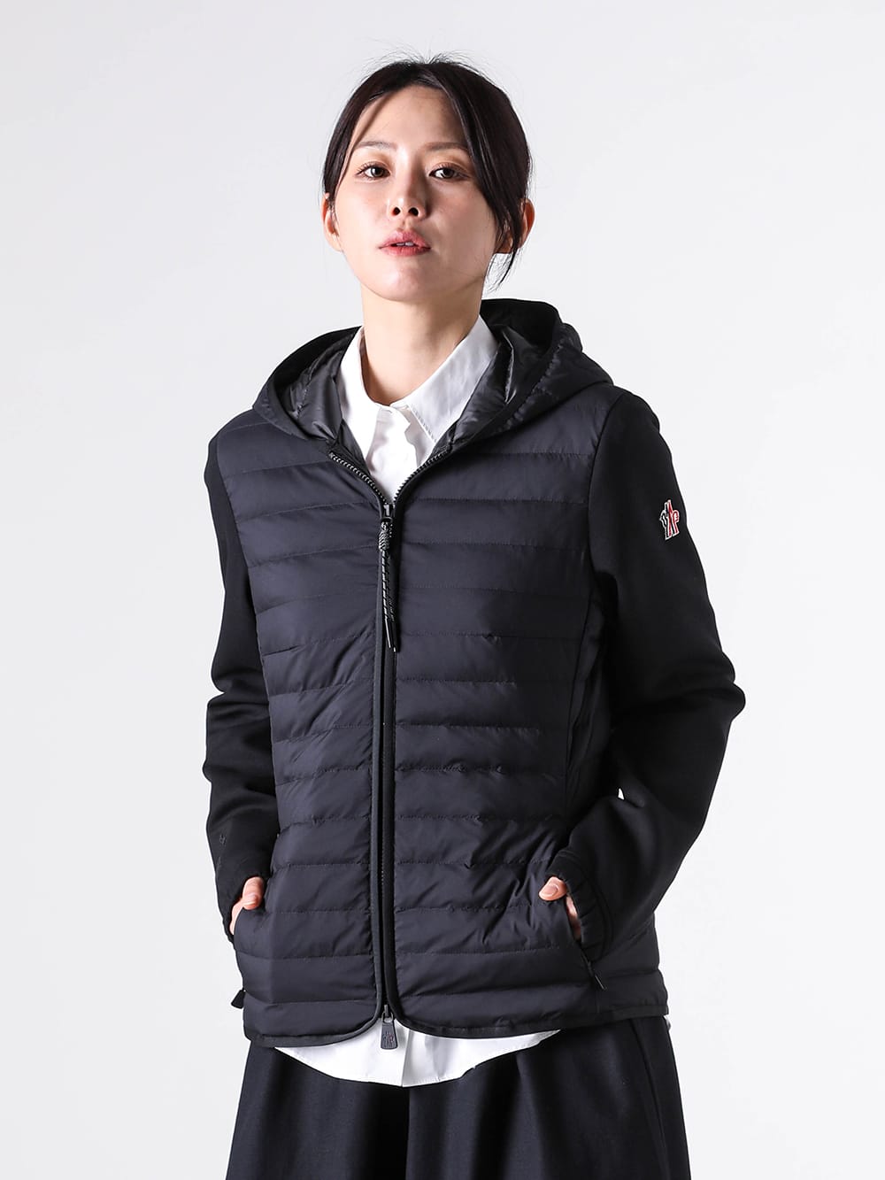 Full-body image of a total coordinated look with Grenoble wear