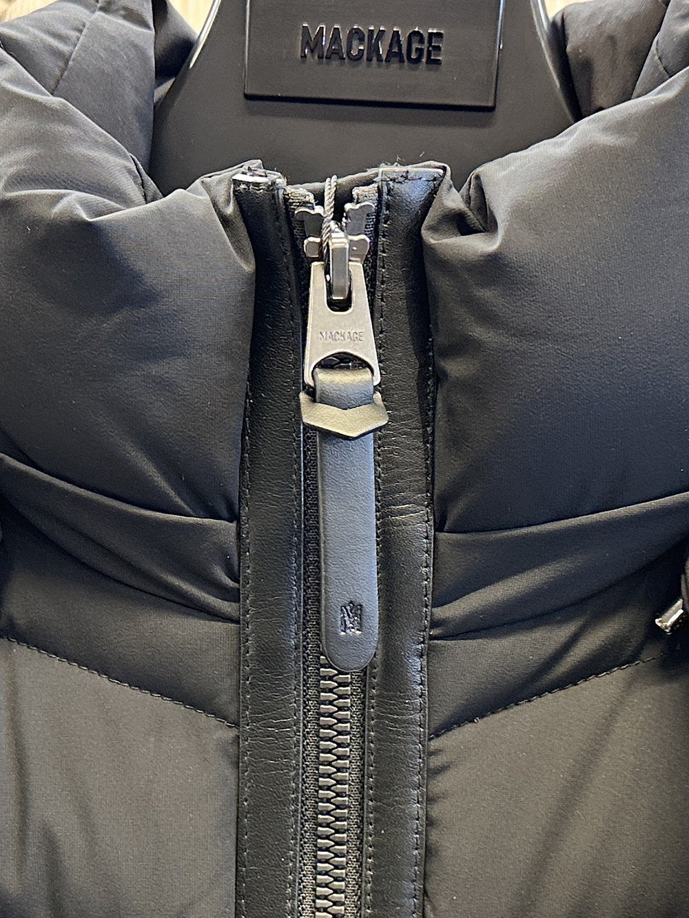 マッカージュ ダウン サイズ感 - 偽物見分け方