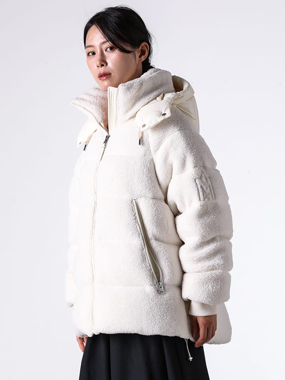 Image conveying the texture of carefully selected down feathers