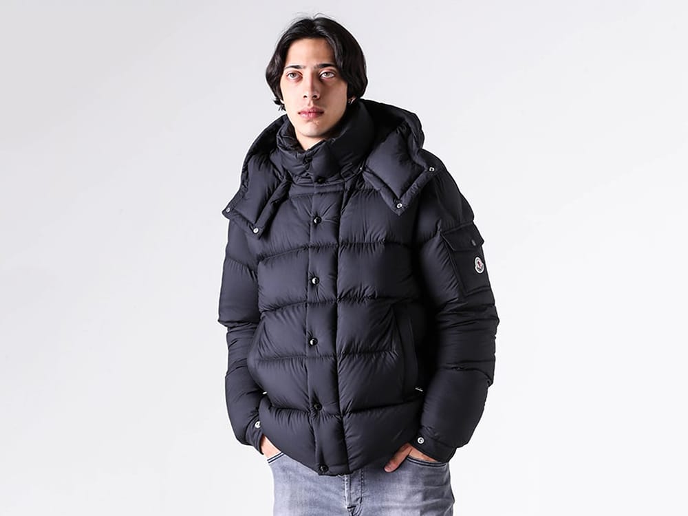 Wear image of a short down jacket like MAYA 1