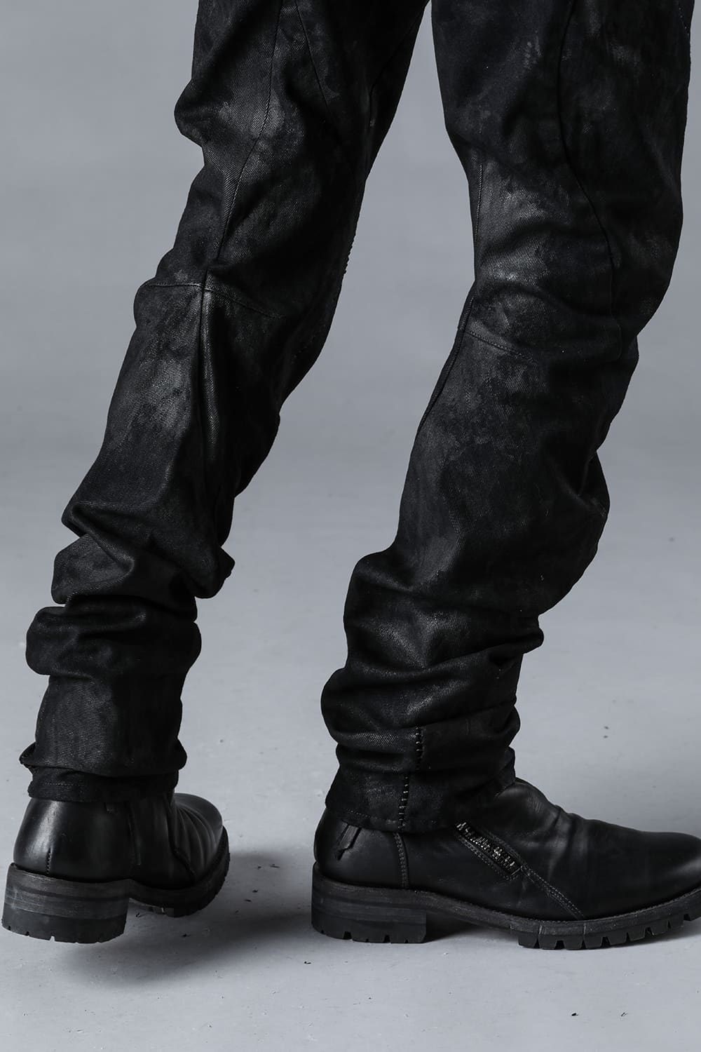 足元の収まり・シューカット設計がわかる画像