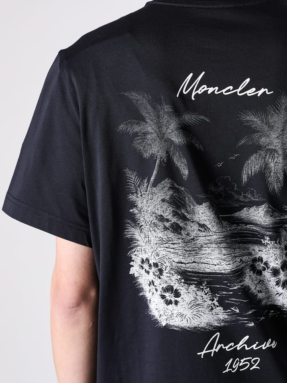 モンクレール 26SS Tシャツ：一枚で雰囲気が変わる春夏コレクション