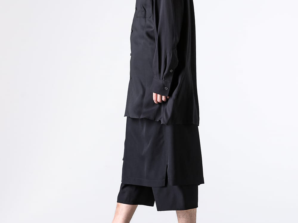 Full-body wearing image of Ground Y staff