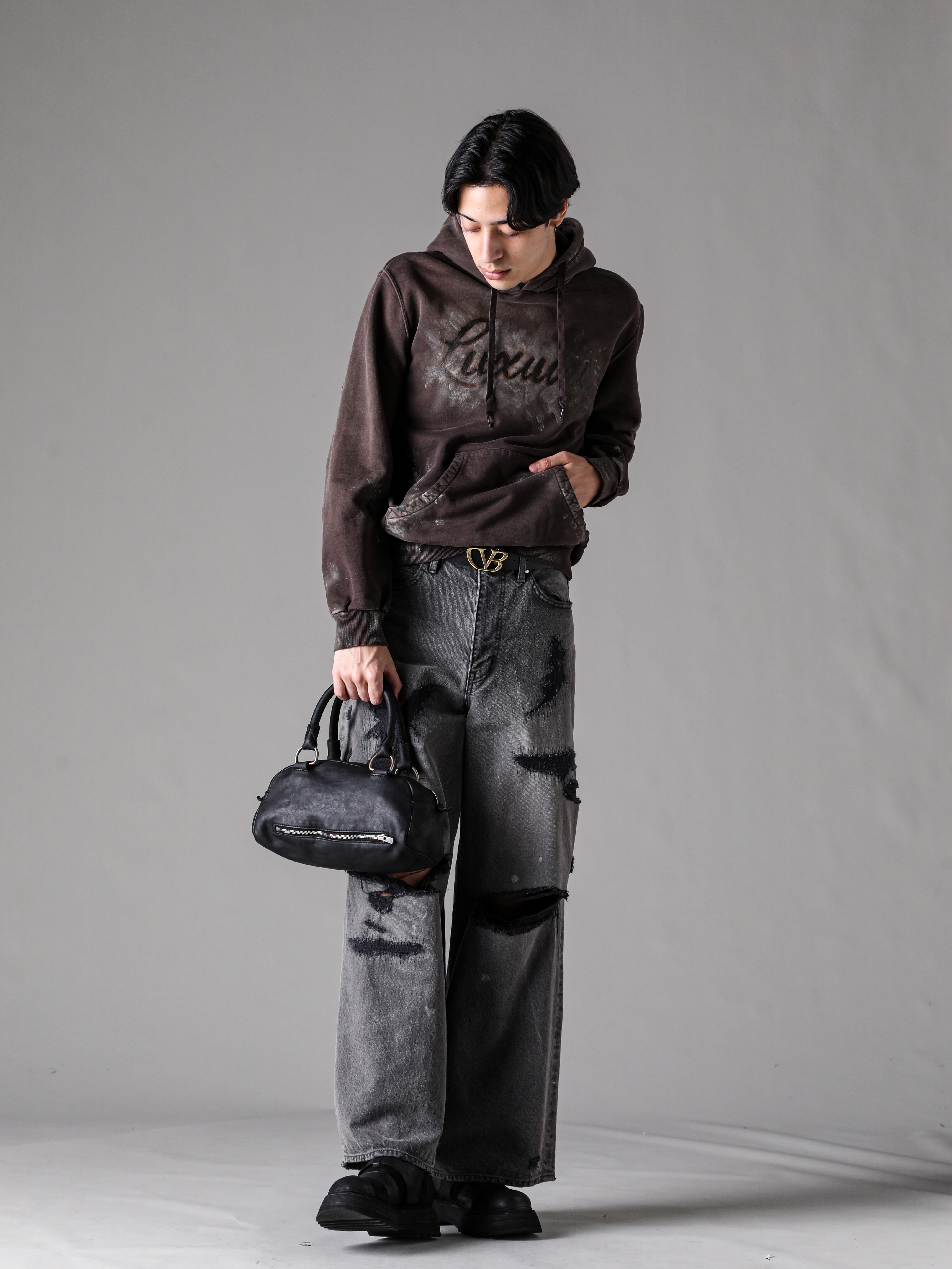 Full body styling image using the doublet Black Gold belt