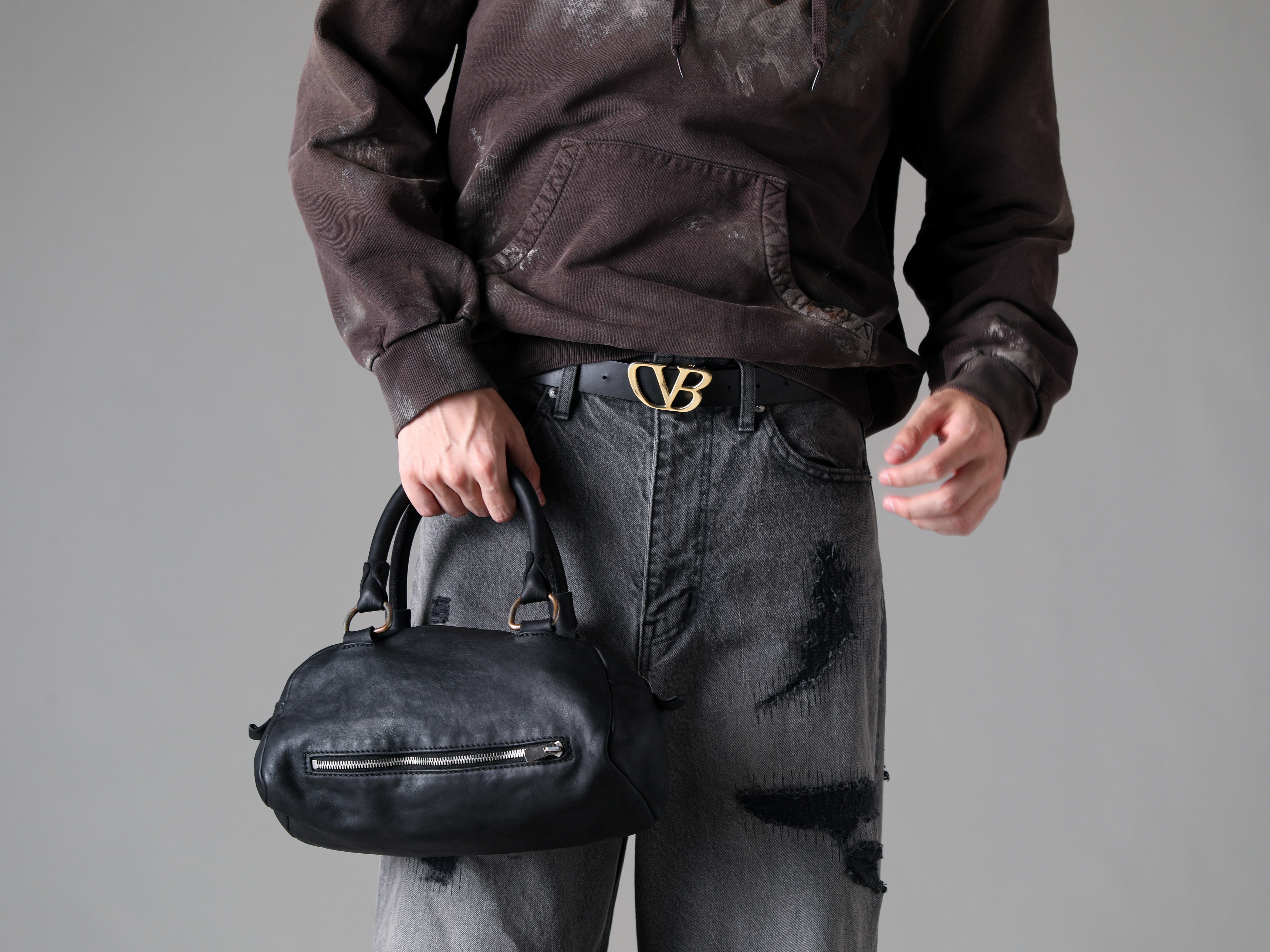 Back style styling image using the doublet Black Gold belt