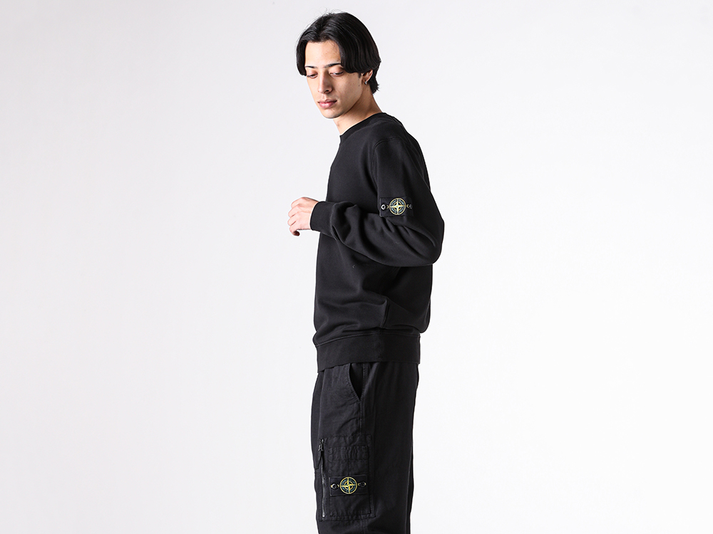 STONE ISLAND正規品の着用イメージと素材感