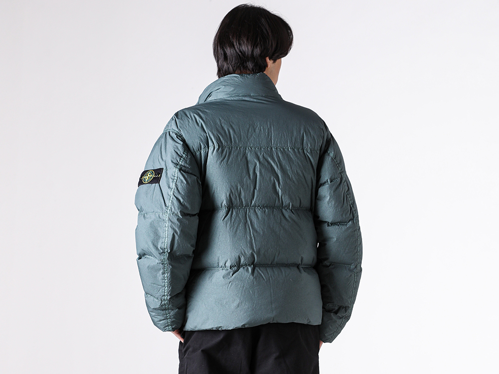 STONE ISLAND 正規品に見られるジップと金具ディテール