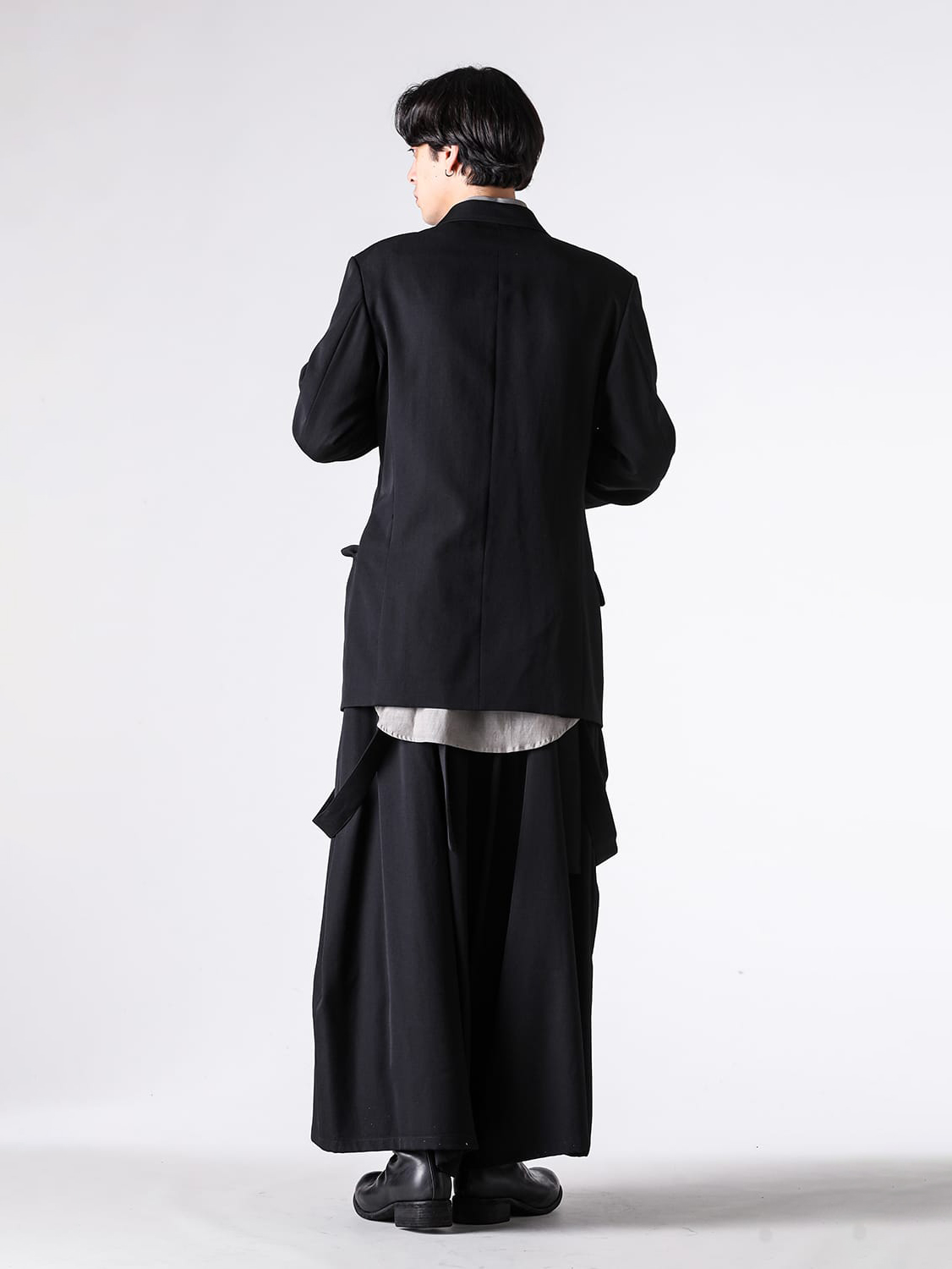 Yohji Yamamoto POUR HOMME 股ねじれパンツとサスペンダーパンツの魅力