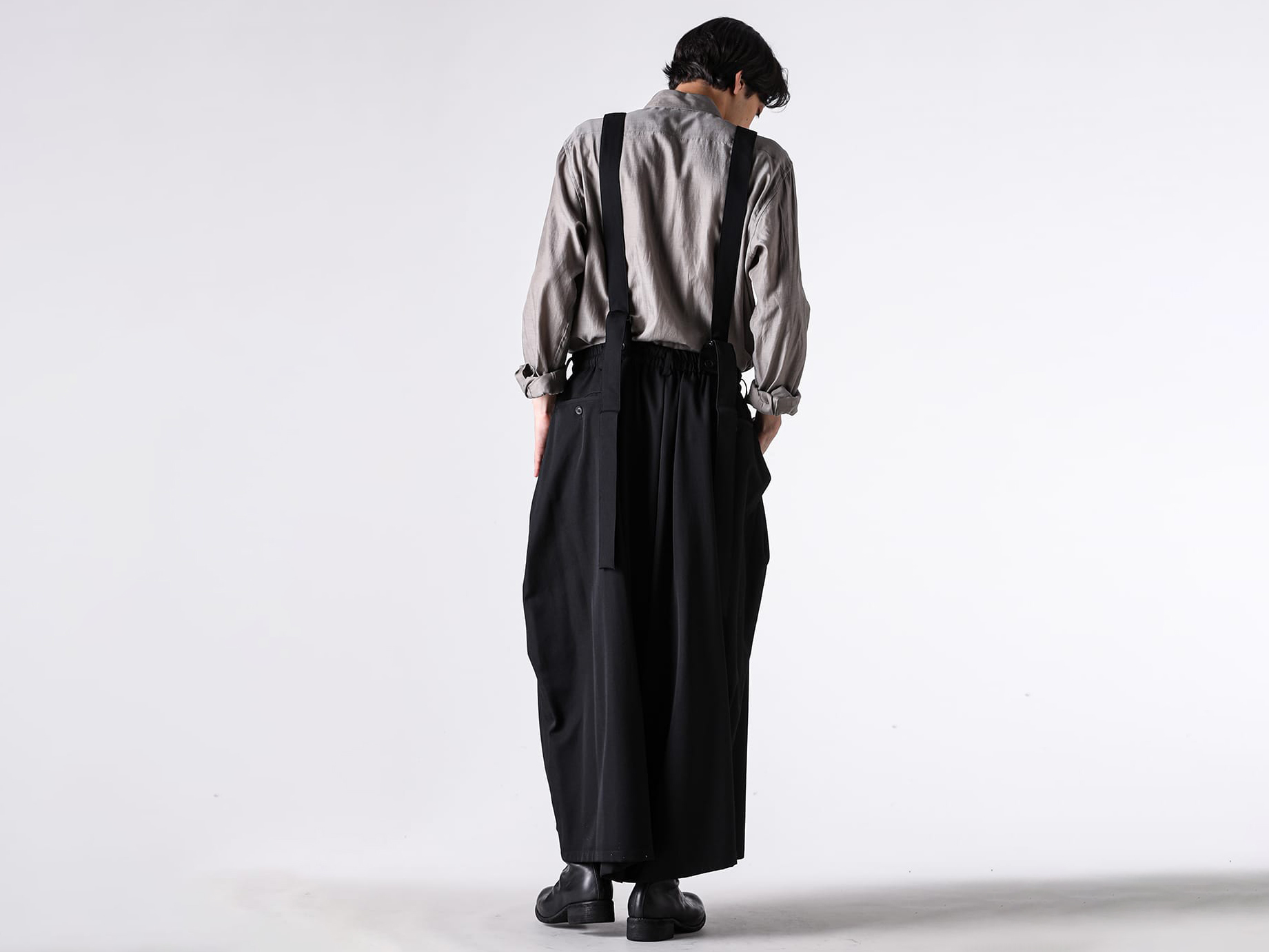 Yohji Yamamoto POUR HOMME 股ねじれパンツとサスペンダーパンツの魅力