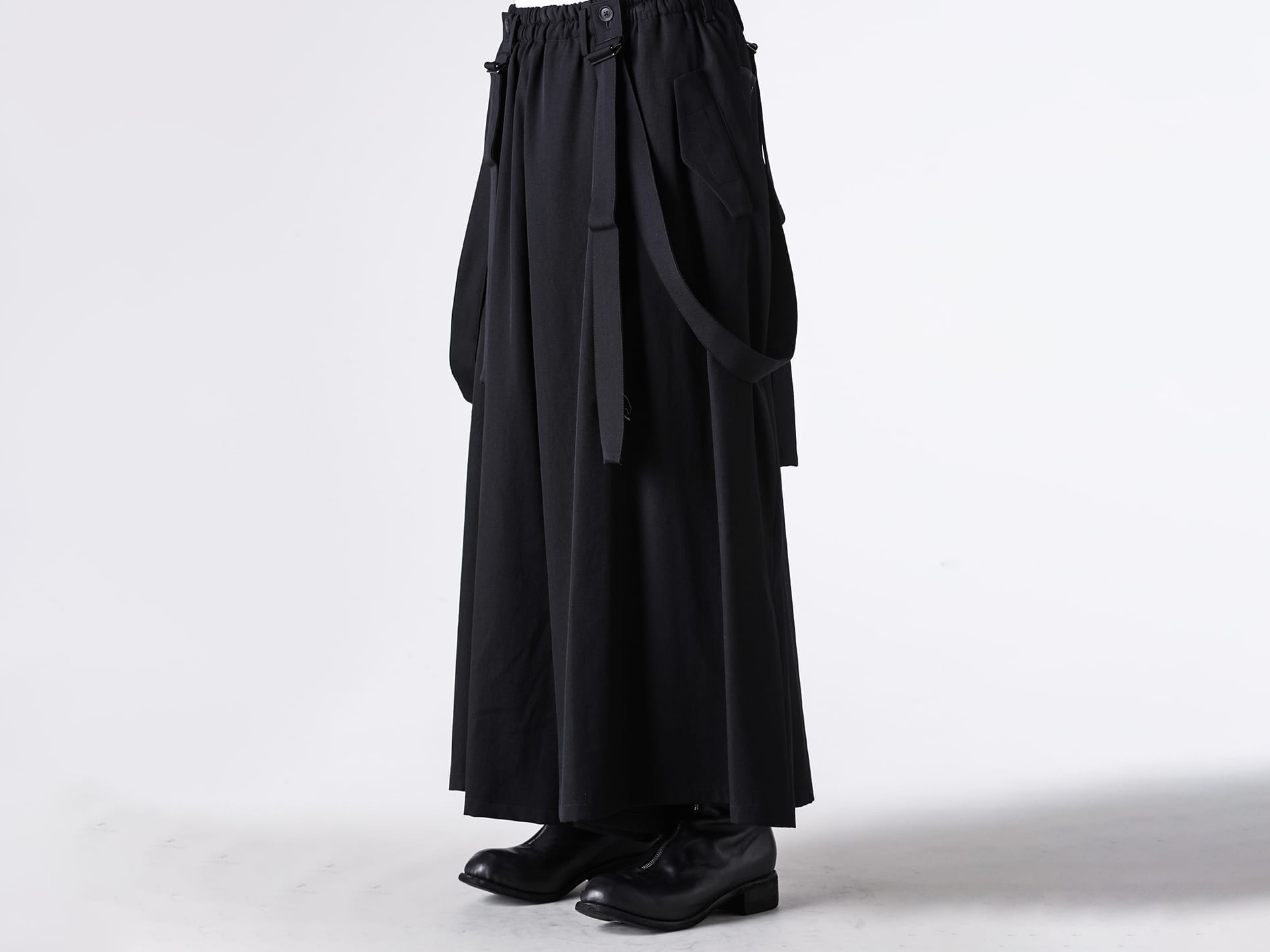 Yohji Yamamoto POUR HOMME 股ねじれパンツとサスペンダーパンツの魅力