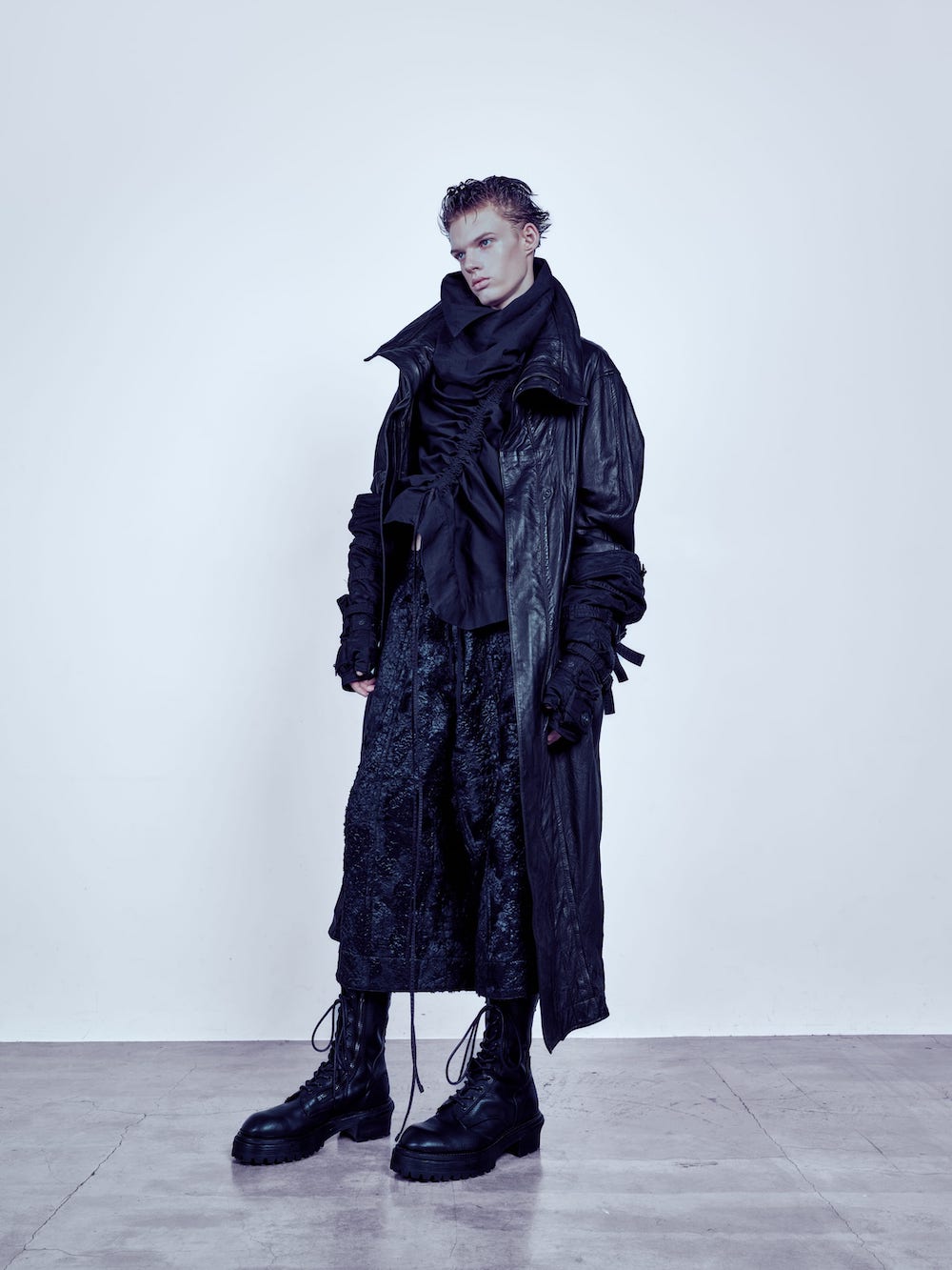 シーズン紹介] JULIUS 26-27AW「[VALIS;]」：構造と不安定性から
