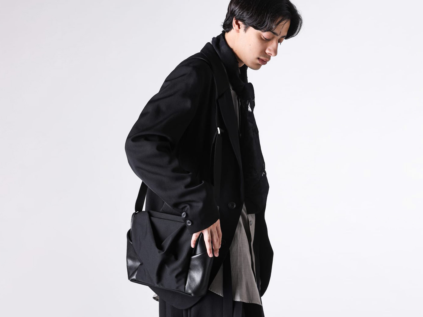 Yohji Yamamoto POUR HOMME サコッシュ Yohji Yamamoto 26AW ドレープサコッシュ -FASCINATE