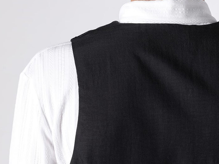 Ann Demeulemeester を象徴するアイテム JUIKKO CLASSIC WAISTCOAT の